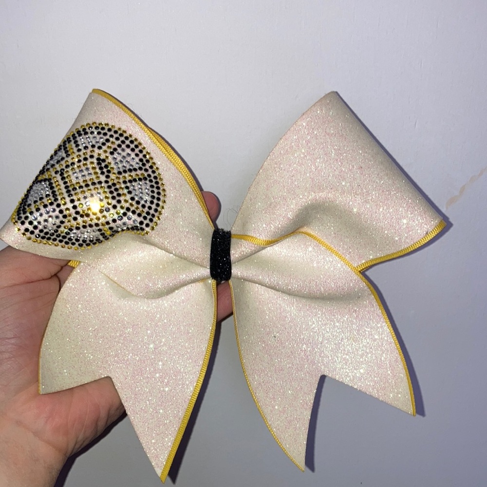 Boston Bruins cheer bow